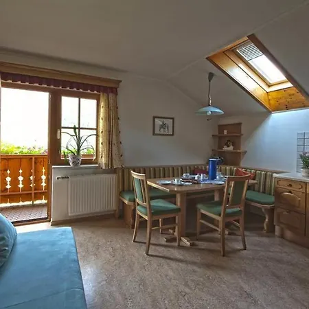 Lantgård Hausebengut